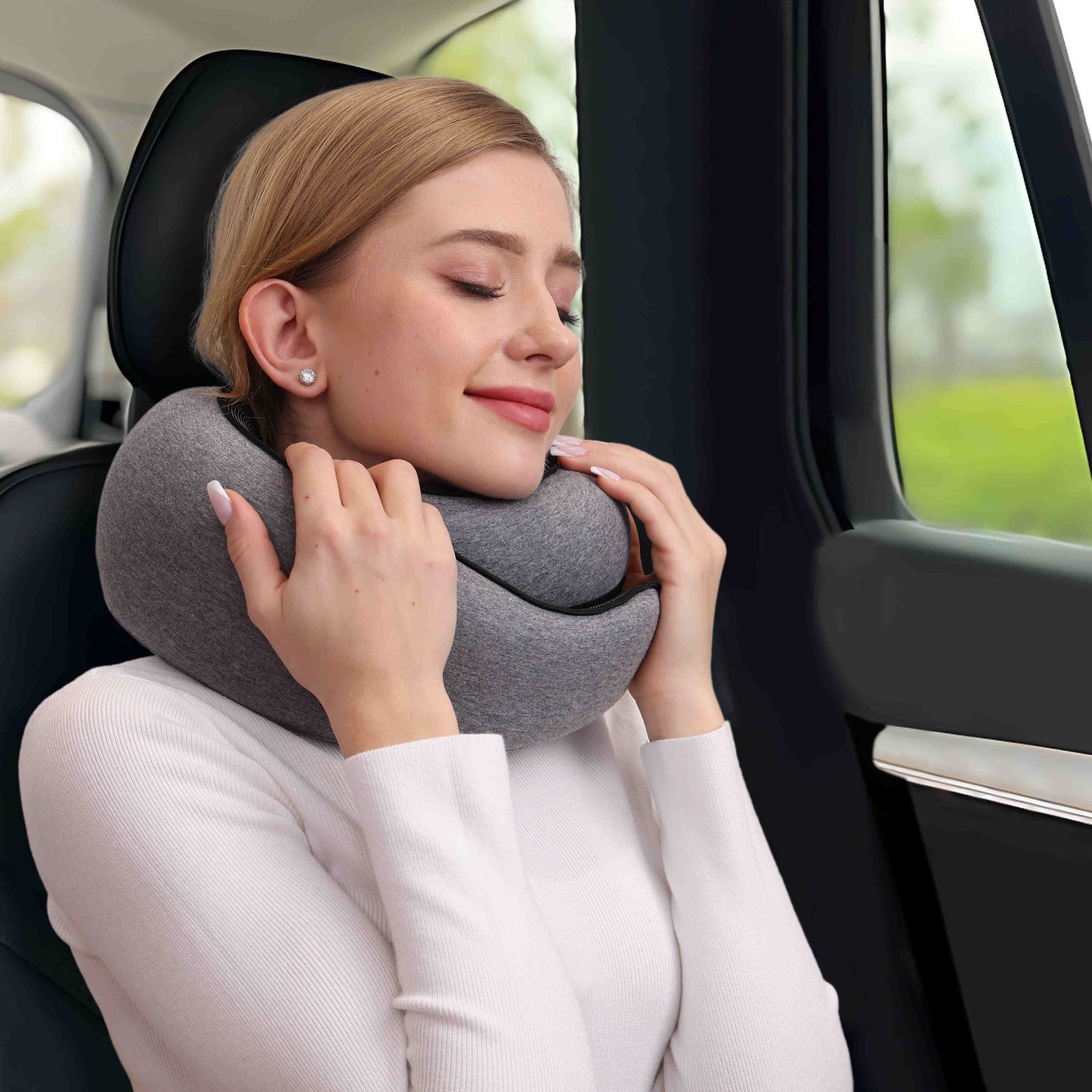 Travel Neck Pillow - Comfortable and full Neck Support